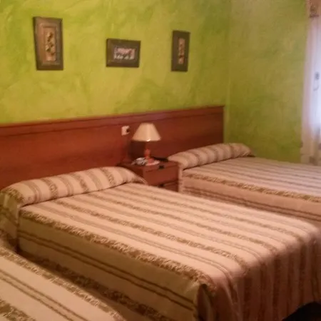 La Plaza Guest house Tielve