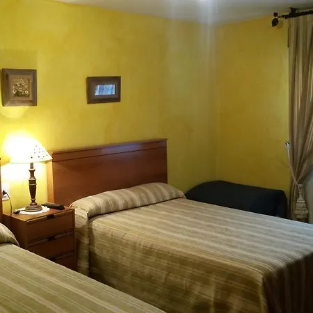 La Plaza Guest house Tielve